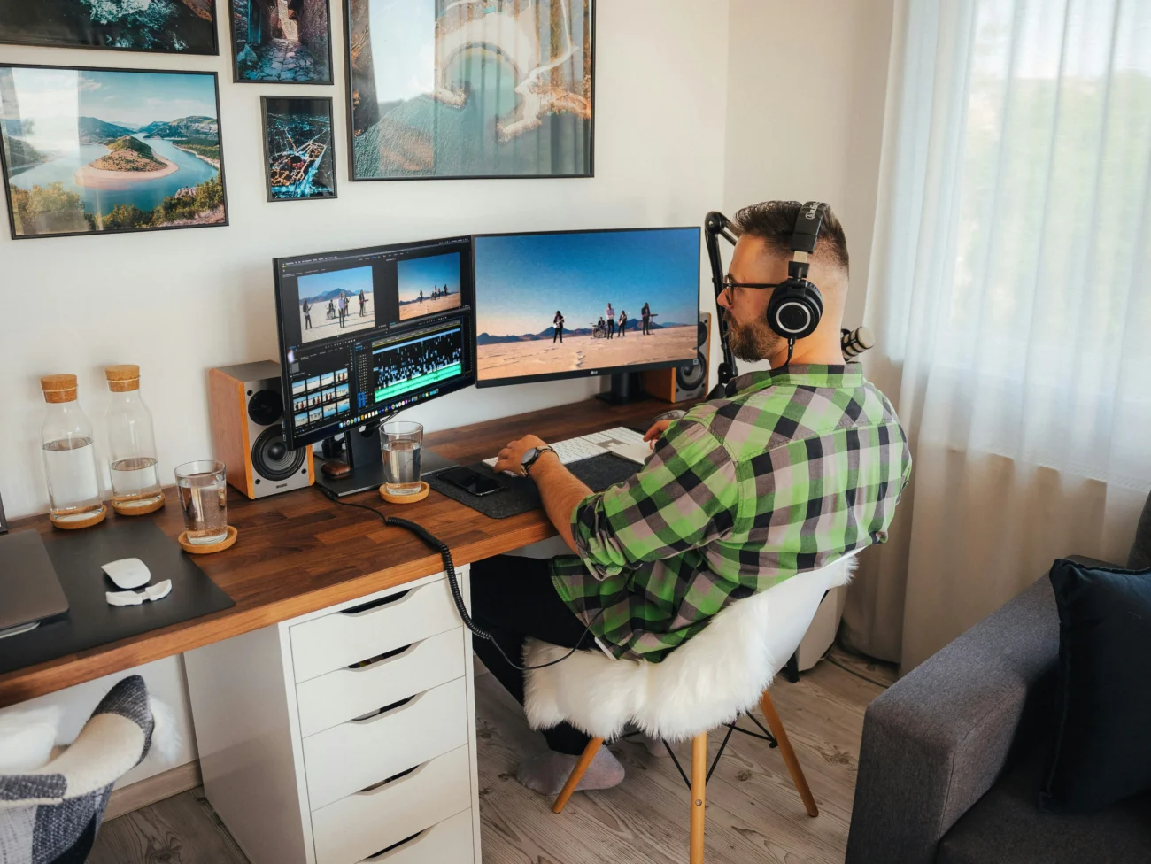 How to make money on Fiverr in 2026 — freelancer working on laptop building Fiverr gigs and earning online income